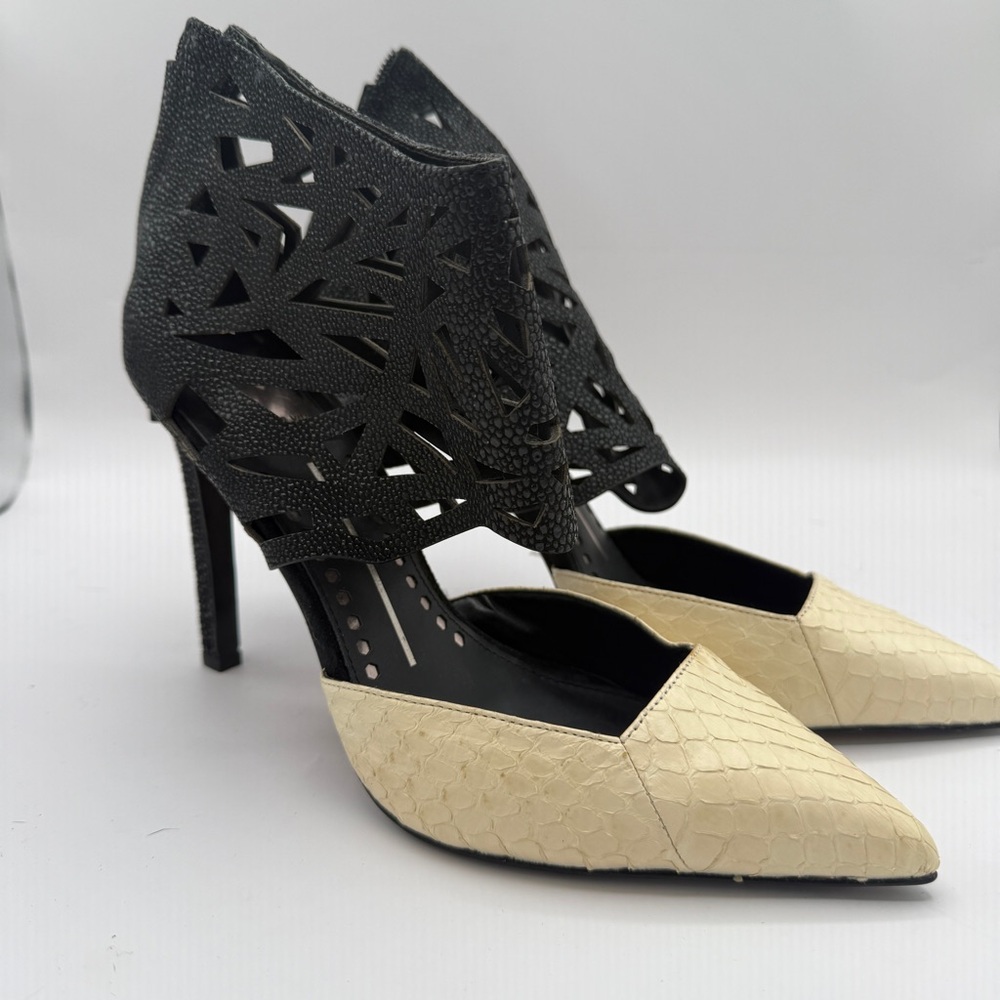 Sam Edelman Black/ Cream Heels Size 8.5M New